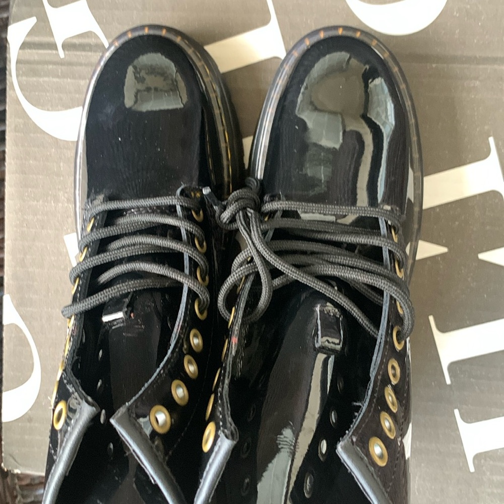 DR.MARTENS WOMENS ZAVALA COMBAT BOOT Black Patent - Picture 8 of 16